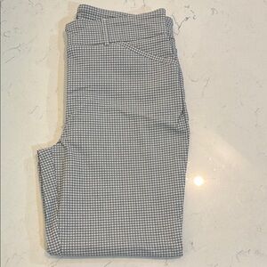 Hilary Radley Black and White Cropped Ankle Pants